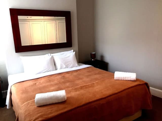 1 Bedroom Apartment (Flat 2)
