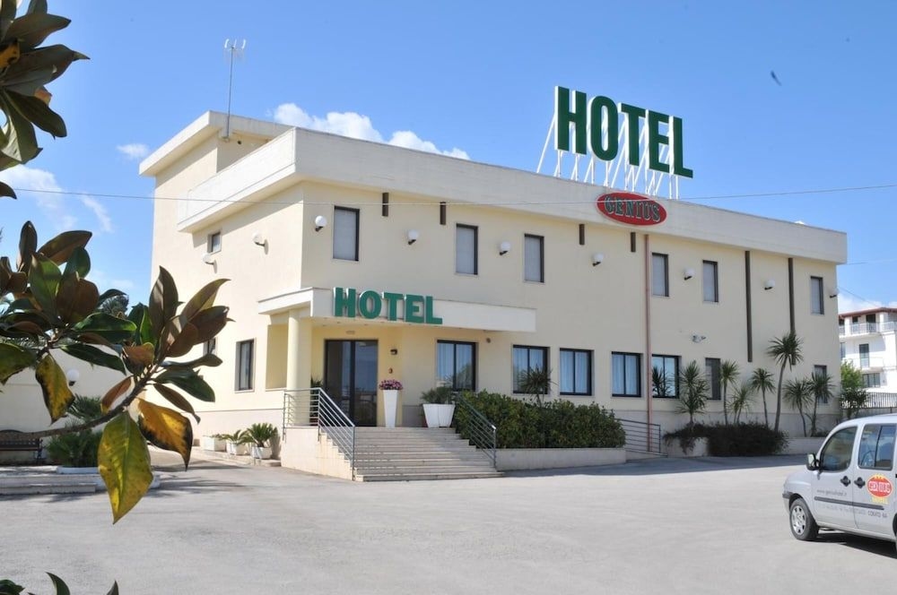Hotel Genius1