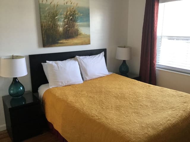 Standard Room, 1 Queen Bed