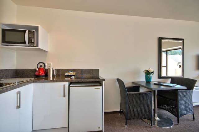 King Studio Apartment