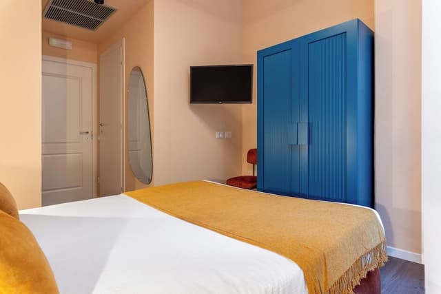 Economy Room