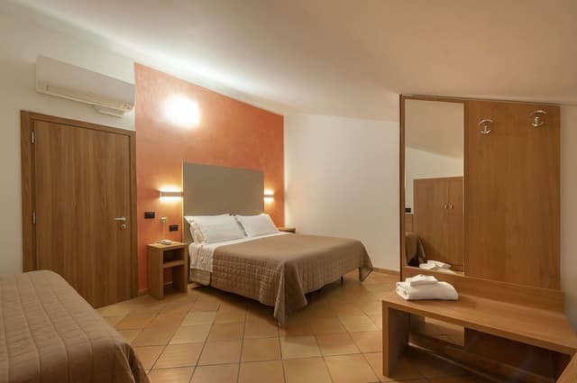 Economy Room