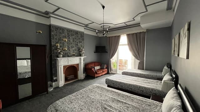 Quadruple Room, Ensuite (Double and Two Single Bed)