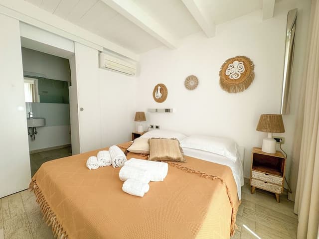 Deluxe Double White Room, City View