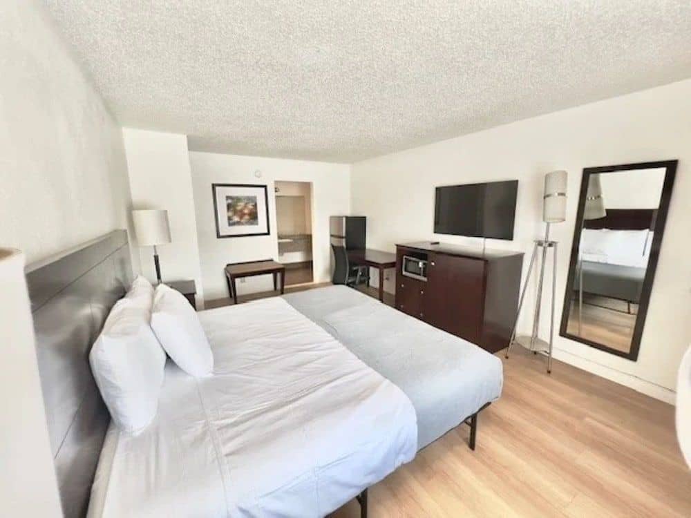 Airport Inn & Suites Airport Inn & Suites