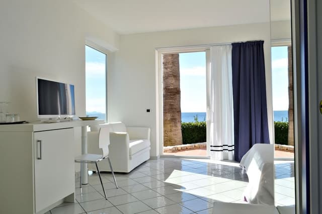 Junior Suite (2 Adults)