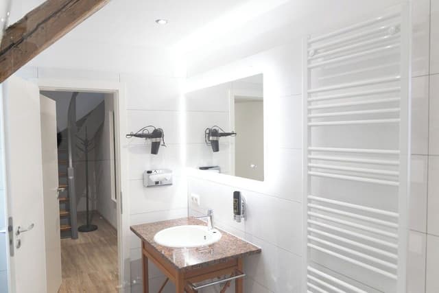 Deluxe Apartment, Annex Building