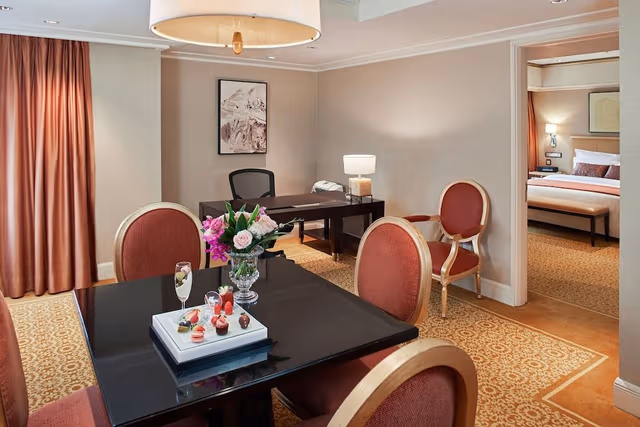 Suite, 1 Bedroom, City View (Ambassador Suite)