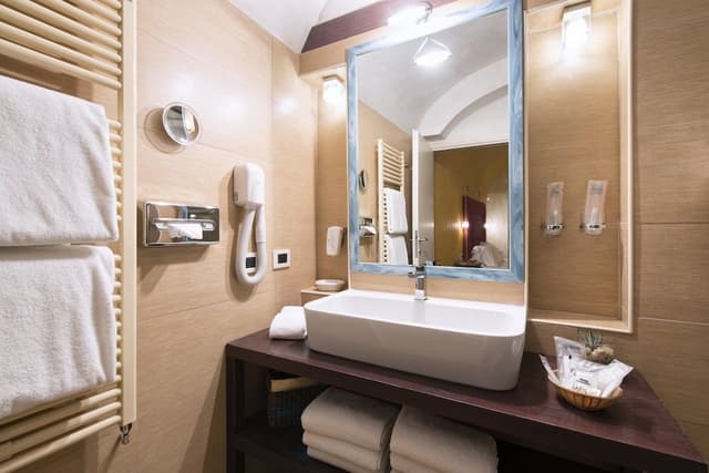 Romantic Double Room, 1 King Bed, Ensuite, City View
