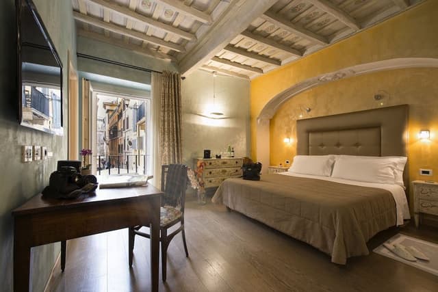 Superior Double Room, 1 King Bed, Ensuite, City View