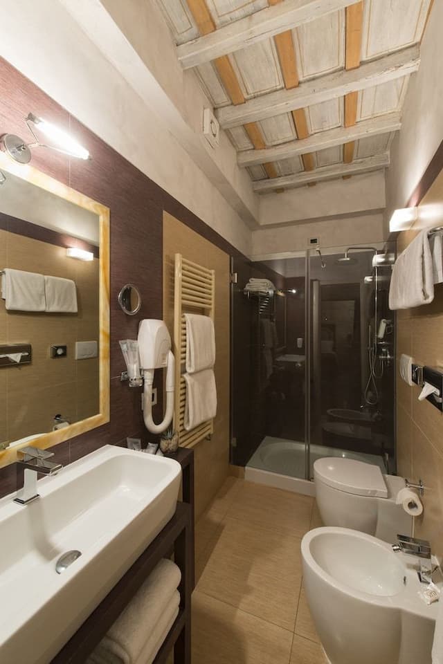 Romantic Double Room, 1 King Bed, Ensuite, City View