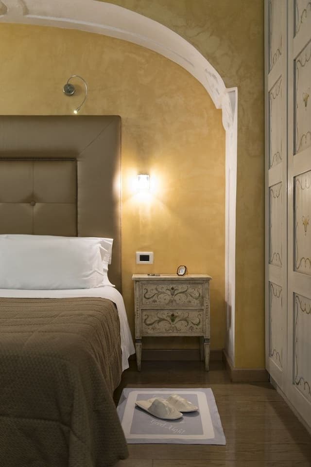 Superior Double Room, 1 King Bed, Ensuite, City View