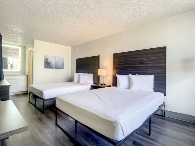 Basic Room, 2 Queen Beds, Non Smoking