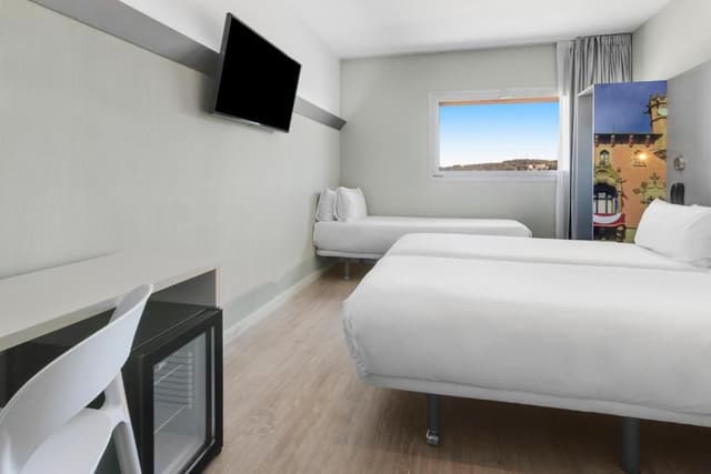 Family Room (2 Adults + 1 Child under 12 Years)