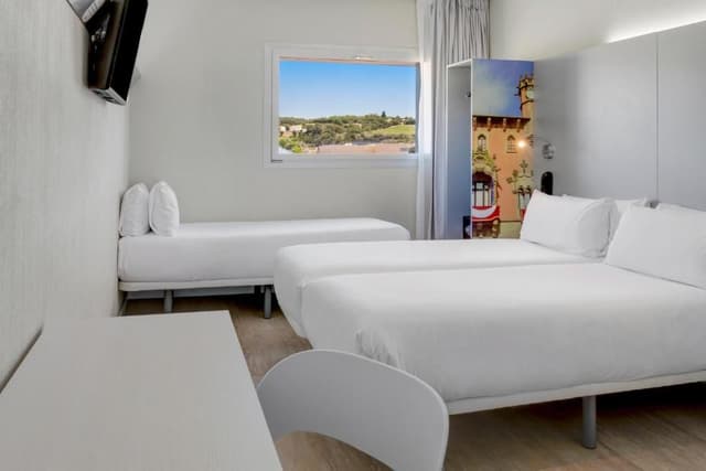 Family Room (2 Adults + 1 Child under 12 Years)