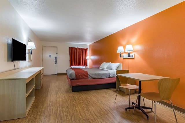 Standard Room, 1 Queen Bed, Non Smoking