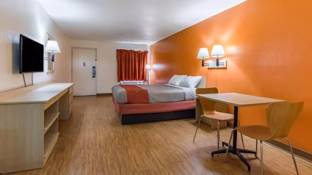 Standard Room, 1 Queen Bed, Non Smoking