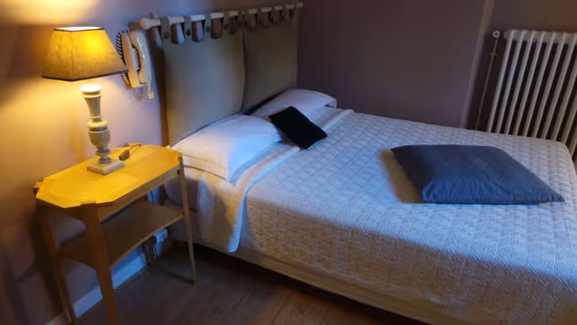 Single Room (4th floor no elevator)
