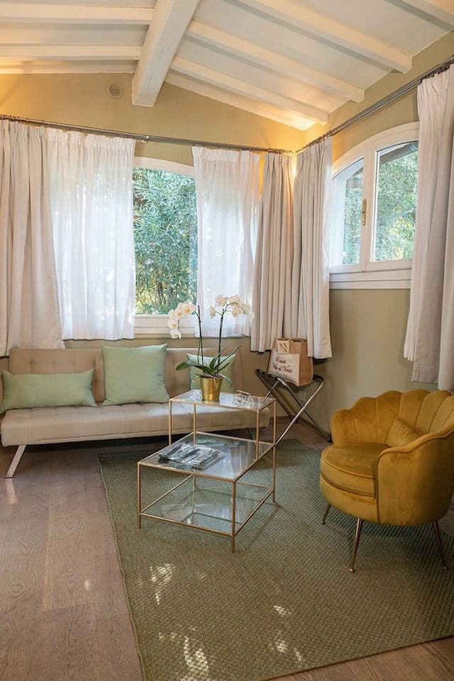 Suite, Garden View, Annex Building