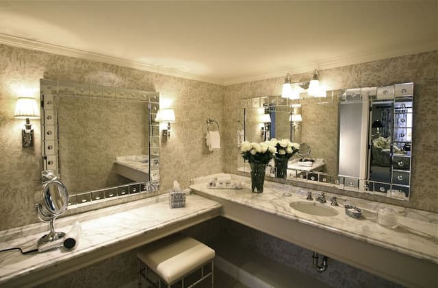 One Bedroom Suite King Water View Main Building