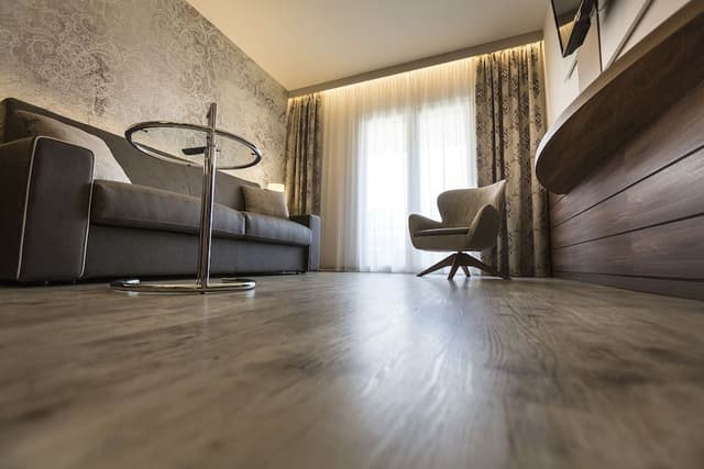 Family Room (Superior)