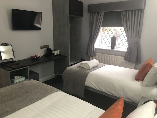 Twin Room, Private Bathroom