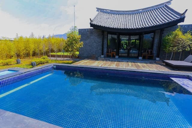 Three Bedroom Mountain View Pool Villa,Jet pool must heated 4-6 hours prior use,in-villa pool closed