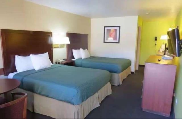 Room, 2 Queen Beds, Non Smoking