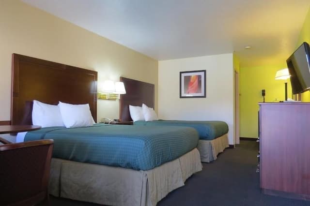 Room, 2 Queen Beds (Pet Friendly)