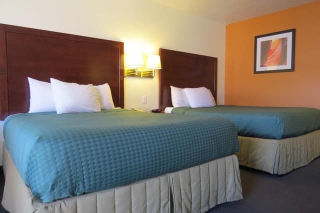 Room, 2 Queen Beds (Pet Friendly)