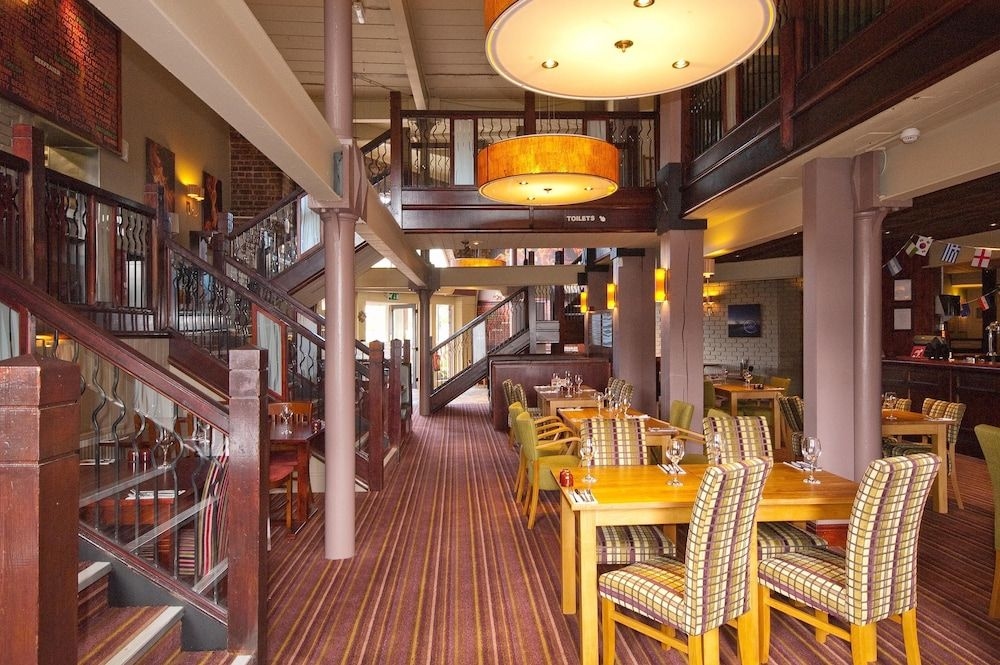 Premier Inn Falkirk Central4