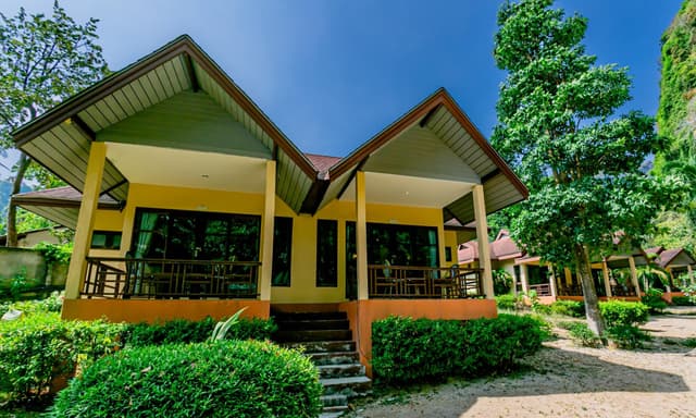 Deluxe Semi-detached Cottage