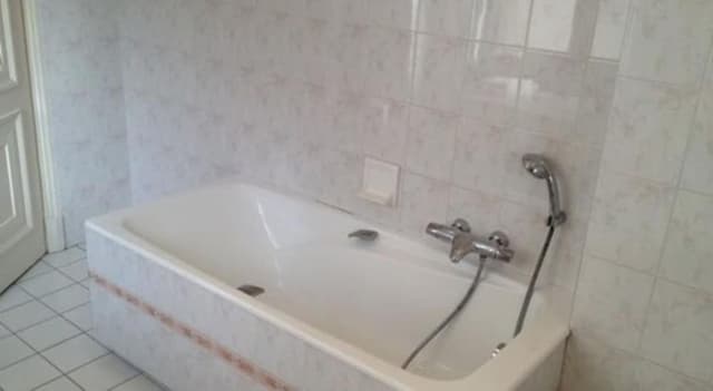 Standard Double Room, Bathtub