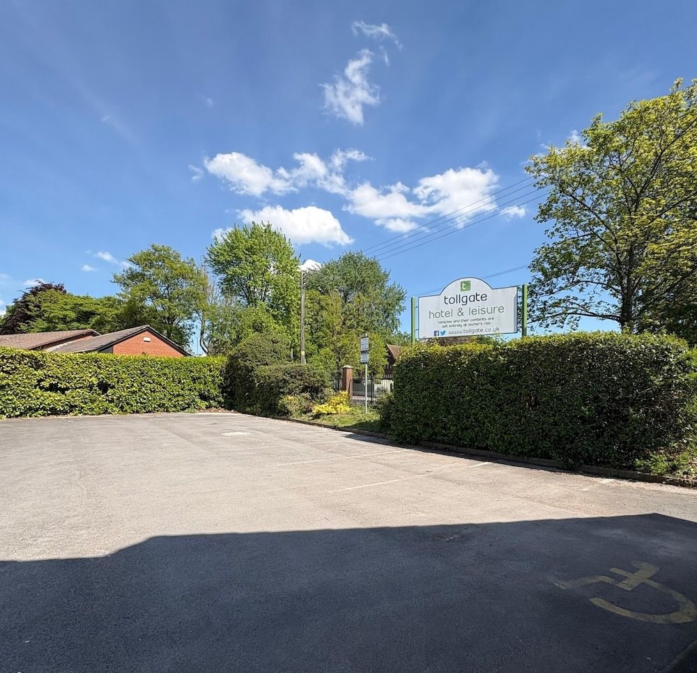 Tollgate Hotel & Leisure3