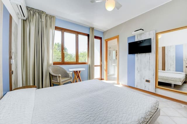 Superior Apartment, 2 Bedrooms, 2 Bathrooms, Lake View