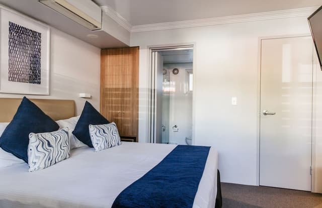 One Bedroom Apartment