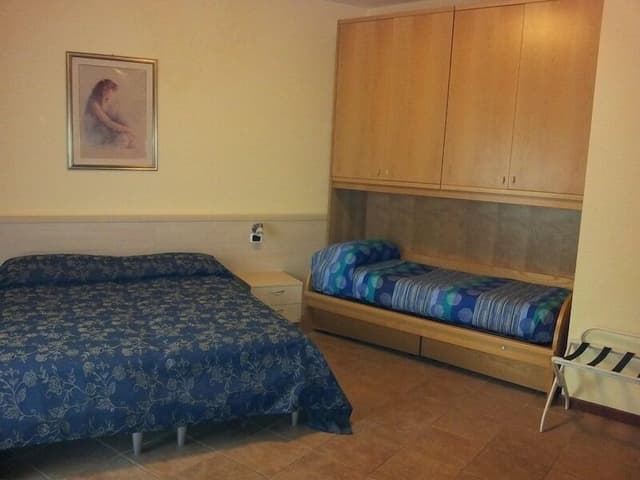 Triple Room, Multiple Beds