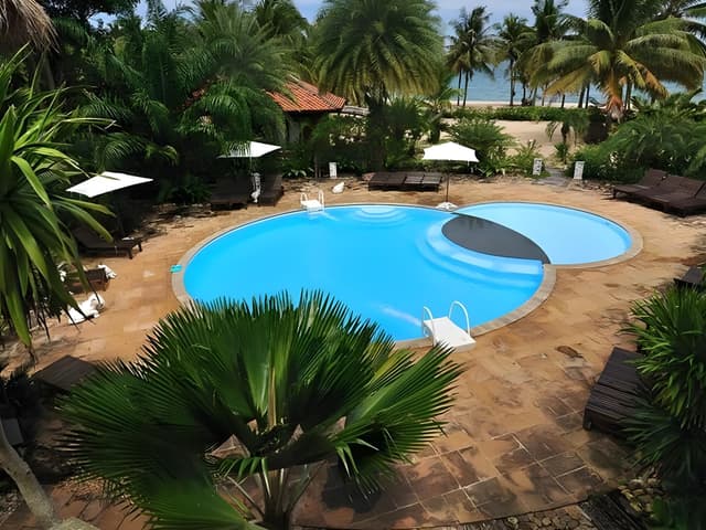 One-Bedroom Poolside