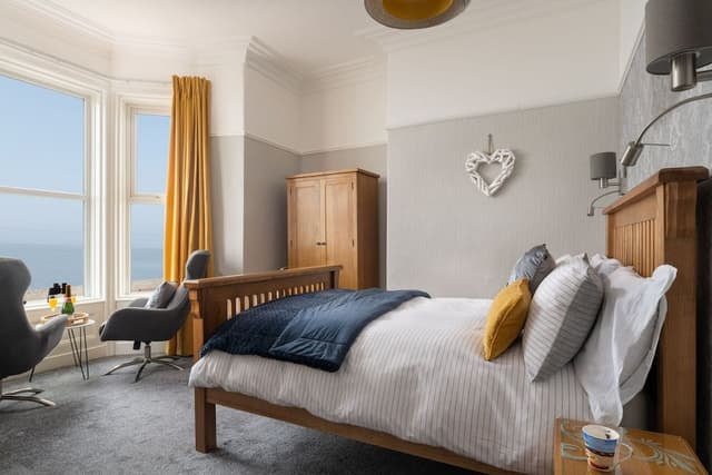 Superior Double Room, Ensuite, Sea View