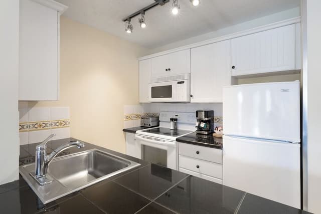 Condo, 2 Bedrooms (Unit 364)