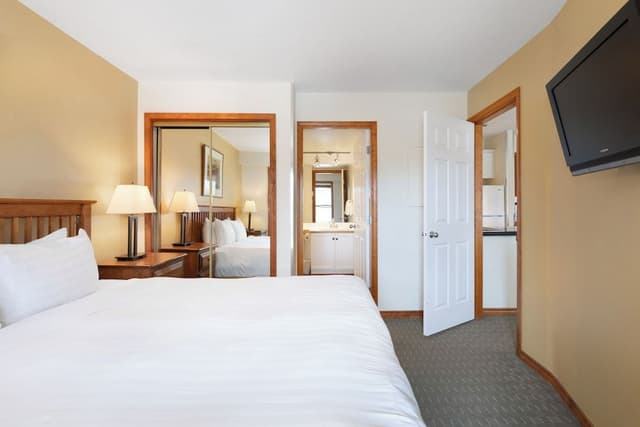 Condo, 2 Bedrooms (Unit 364)