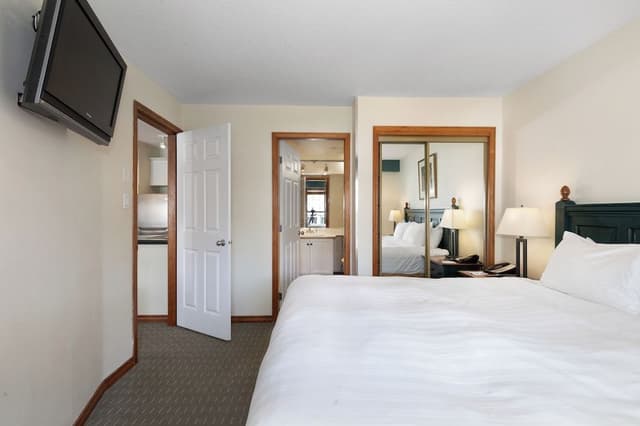 Condo, 2 Bedrooms (Unit 363)