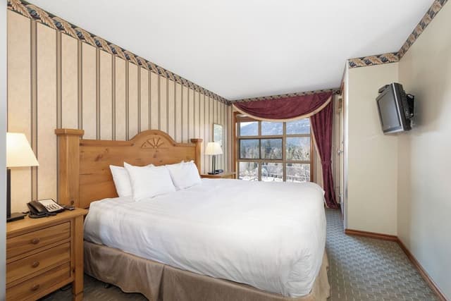 Condo, 2 Bedrooms (Unit 411)