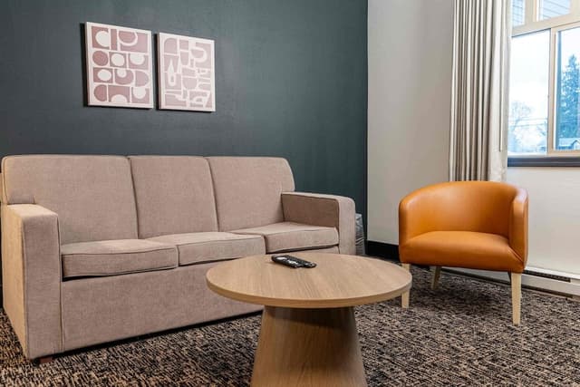 Double Queen Suite Dog Friendly