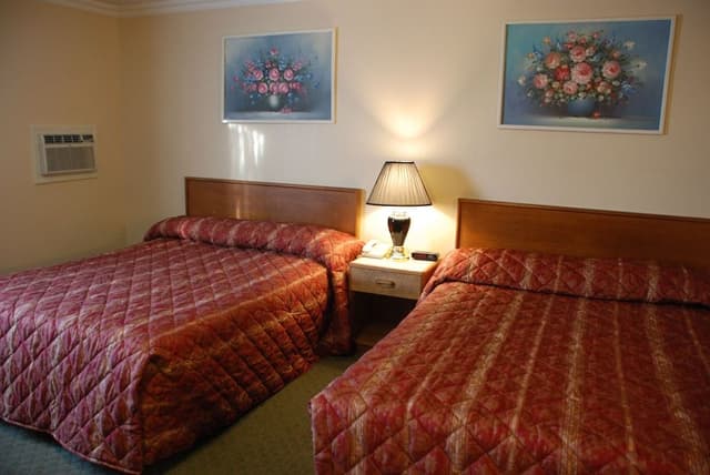 Standard Room, 2 Queen Beds, Kitchenette