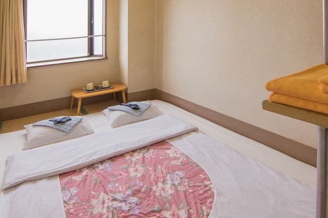 Standard Room, Shared Bathroom (For 2 People)