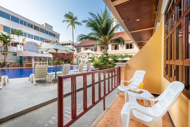 Deluxe Double or Twin Room with Pool Access