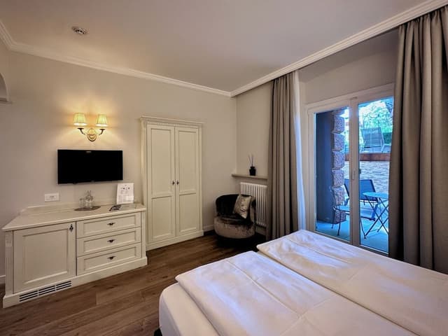 Deluxe Room, Pool Access, Ground Floor
