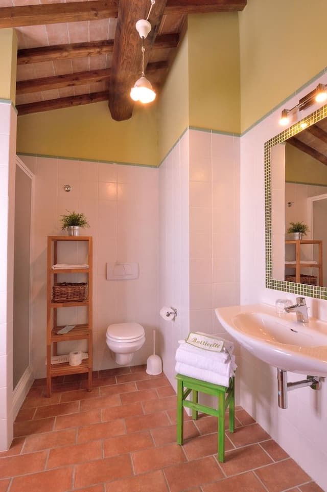 Double Room (1)