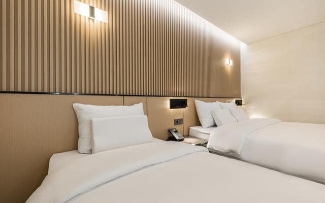 Twin Room, Check-In Sun to Thu 7:00 PM, Fri - Sat 8:00 PM